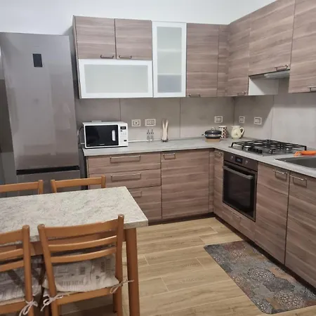 Queen Arena Concert شقة *